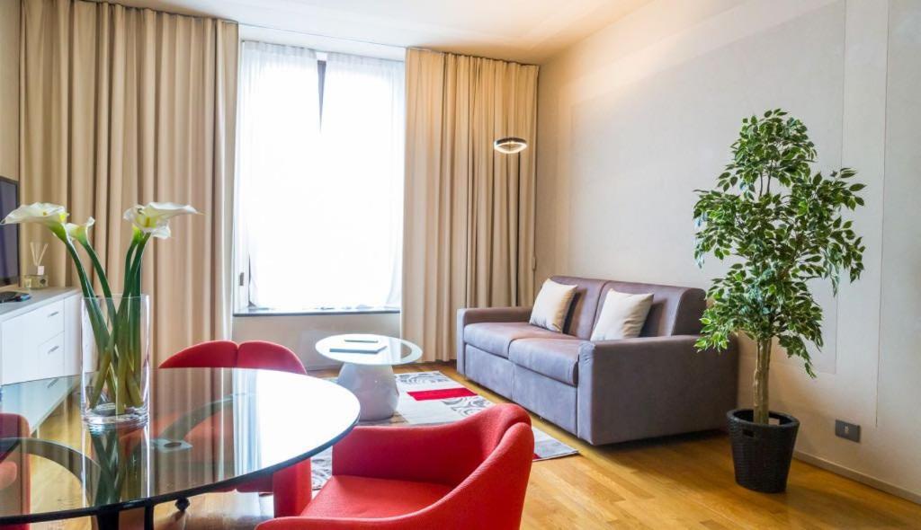 Milan Duomo Suites Exterior photo