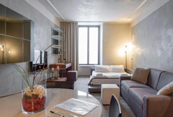 Milan Duomo Suites Exterior photo