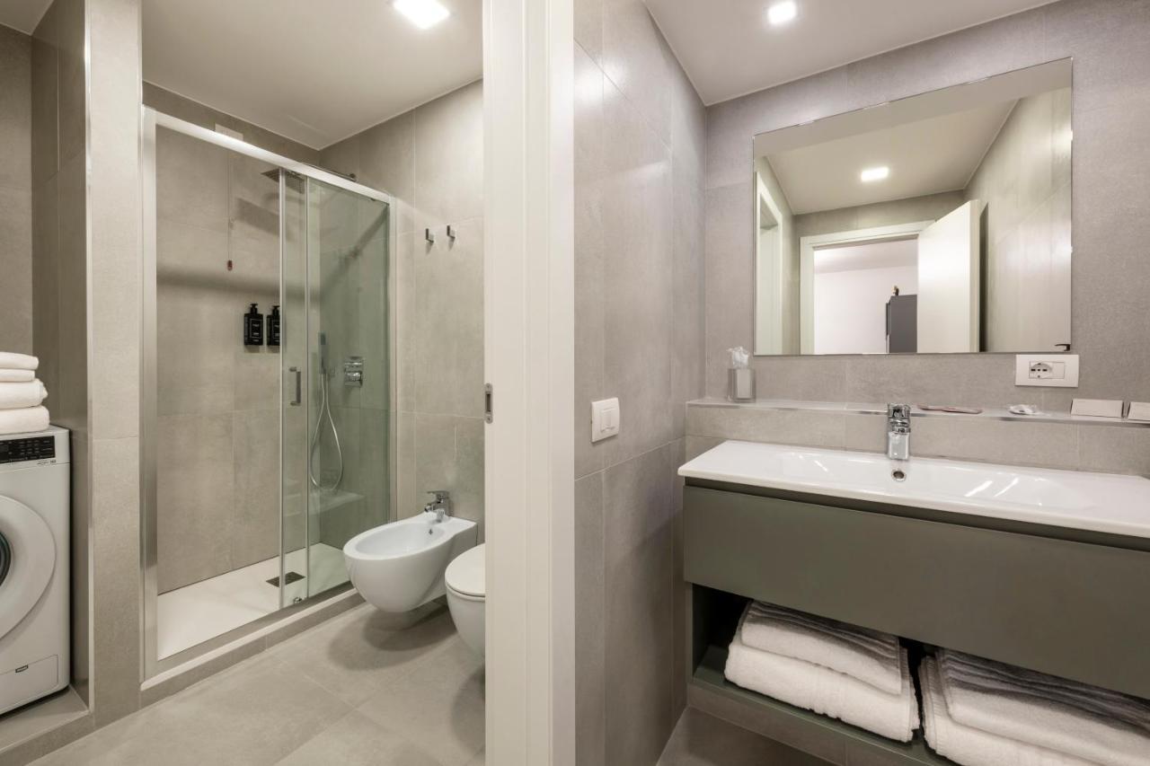 Milan Duomo Suites Exterior photo